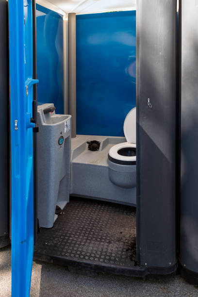 Best Construction site porta potty rental  in Colon, MI